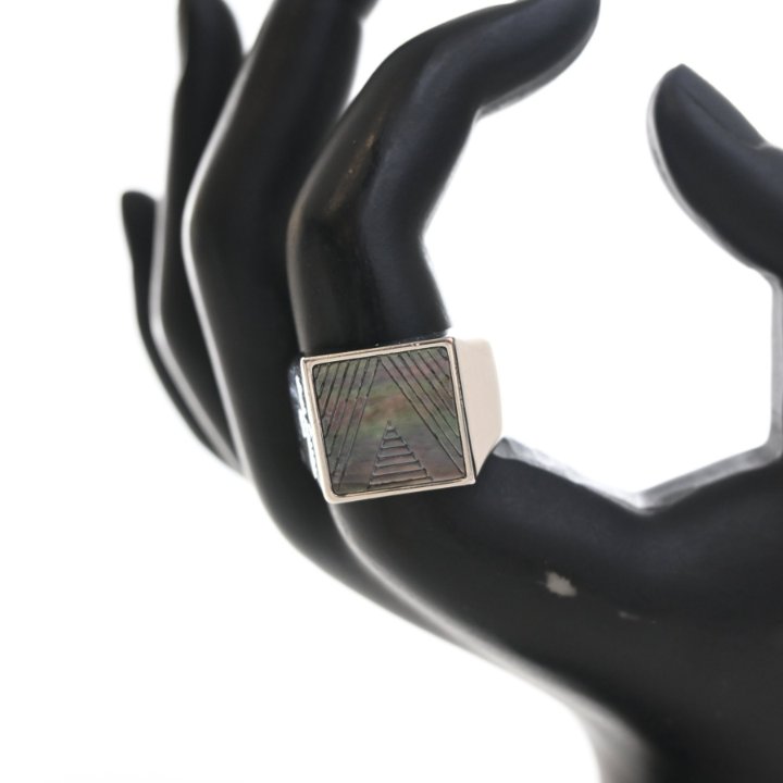 Louis Vuitton Signet Ring Sz M