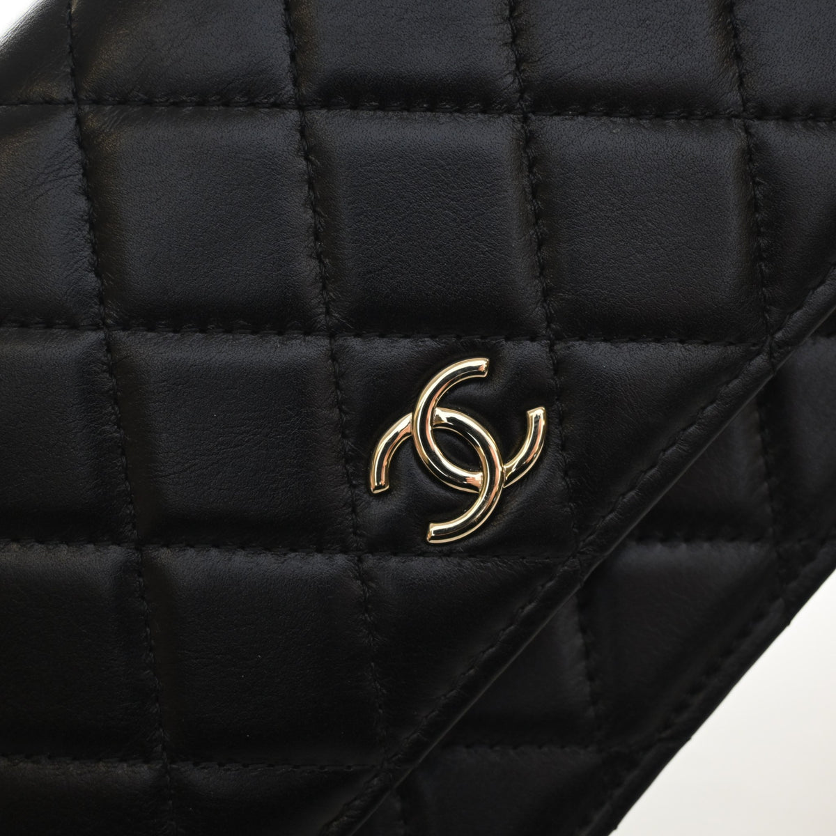 Chanel Lambskin Maxi Pearl Wallet On Chain, photo 4 of 14