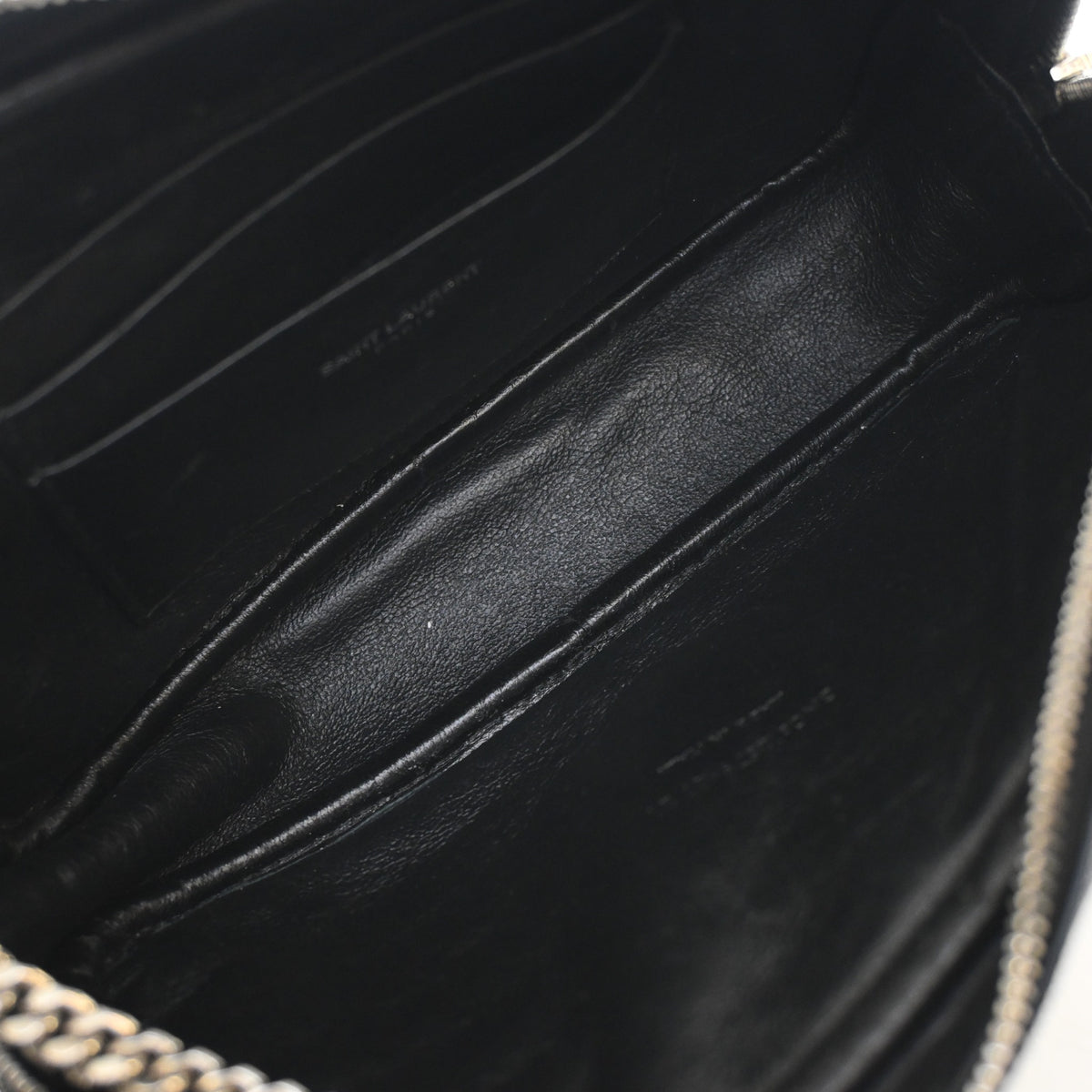 Pre-Owned Saint Laurent Camera Bag Mini Calfskin Lou, open interior