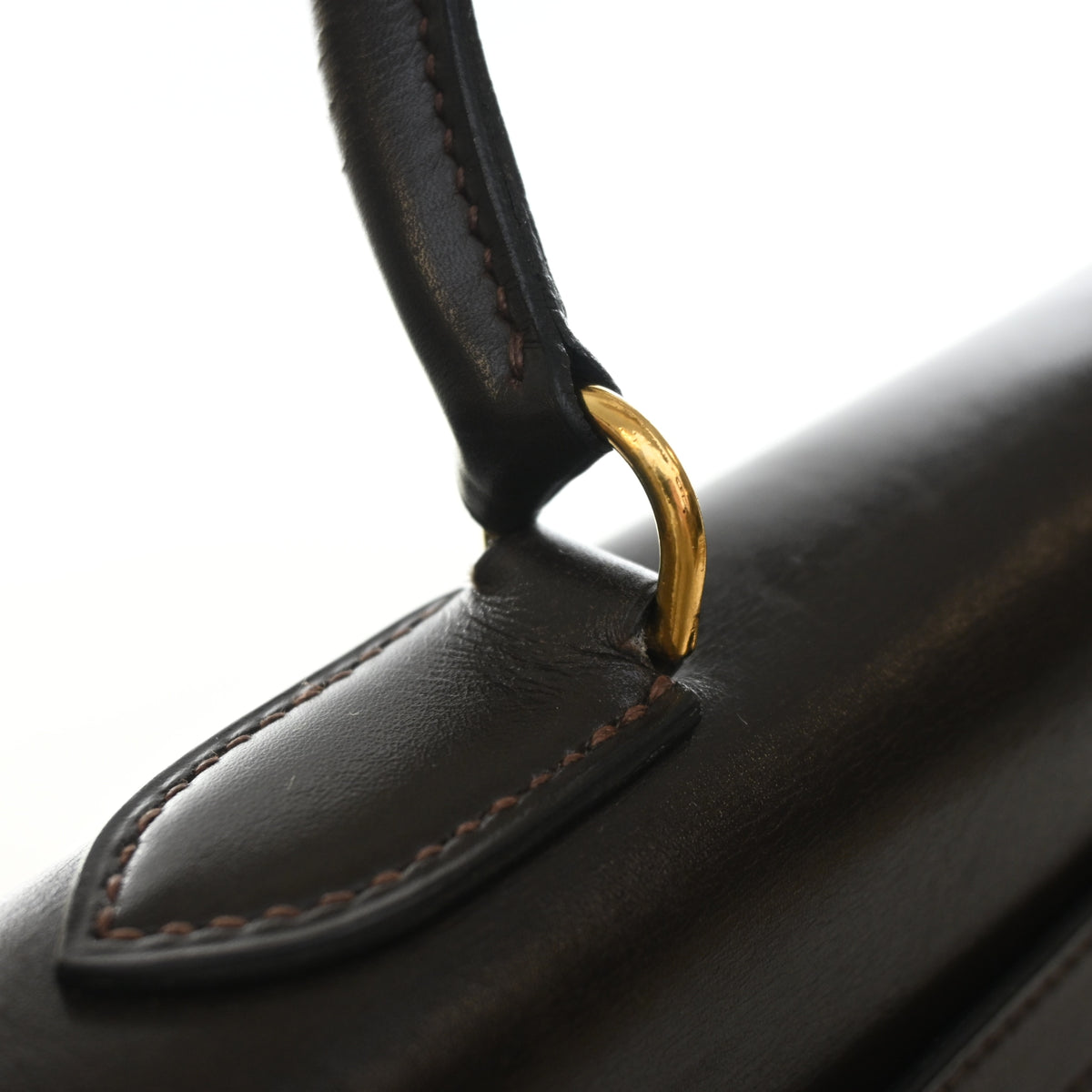 Vintage Hermès Kelly 32 Chocolat Box Calf, gold hardware close-up, photo 16 of 21