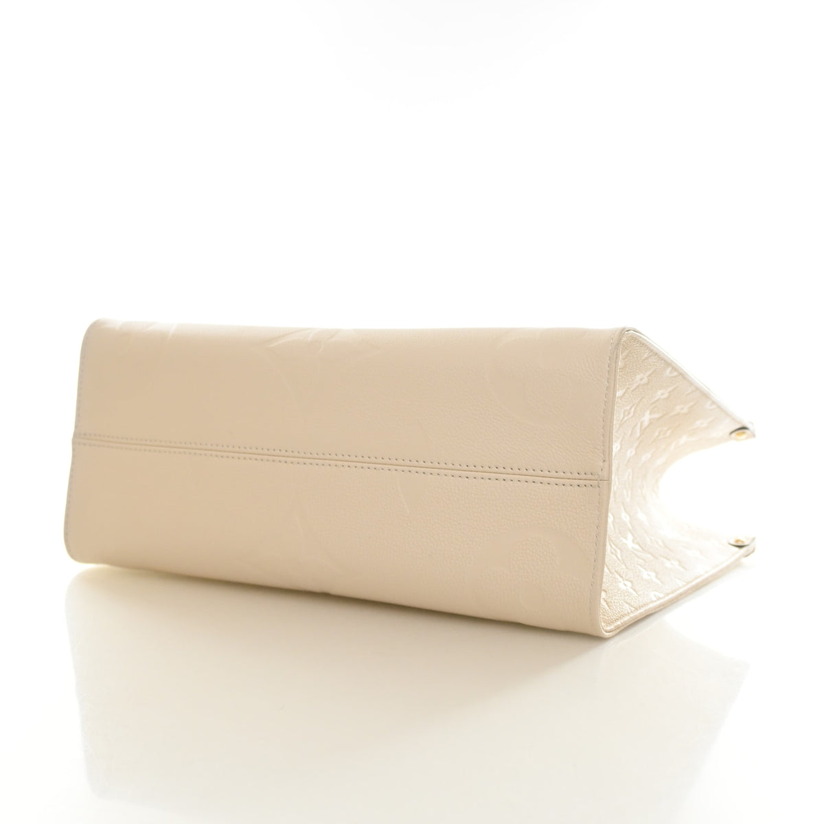 Pre-Owned Louis Vuitton Onthego MM Monogram Empreinte Giant, base and feet view, photo 6 of 16
