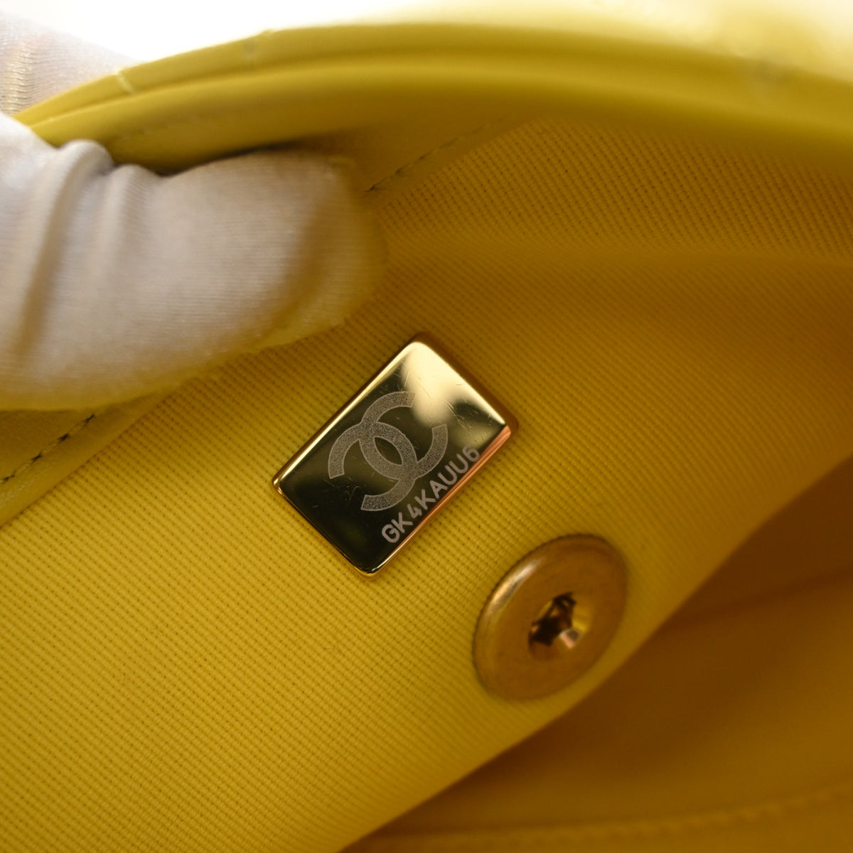 Pre-Owned Chanel Flap Bag Mini Lambskin Lacquered Chain, gold embossed logo detail