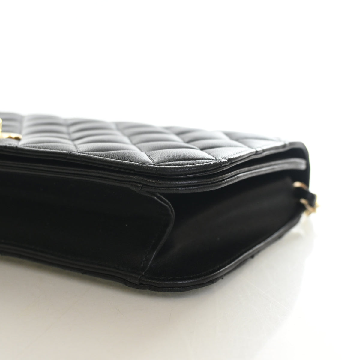 Vintage Chanel Shoulder Bag Full Flap, side profile, photo 11 of 14