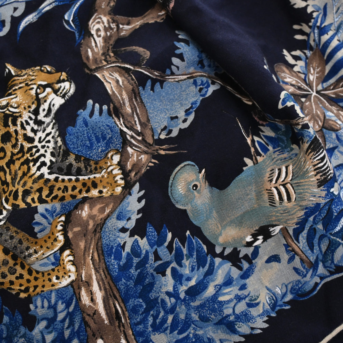 Pre-Owned Hermès Scarf Equateur Triangle, detail view