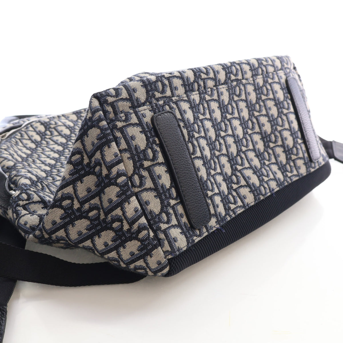 Pre-Owned Christian Dior Backpack Oblique Rider, base and feet view