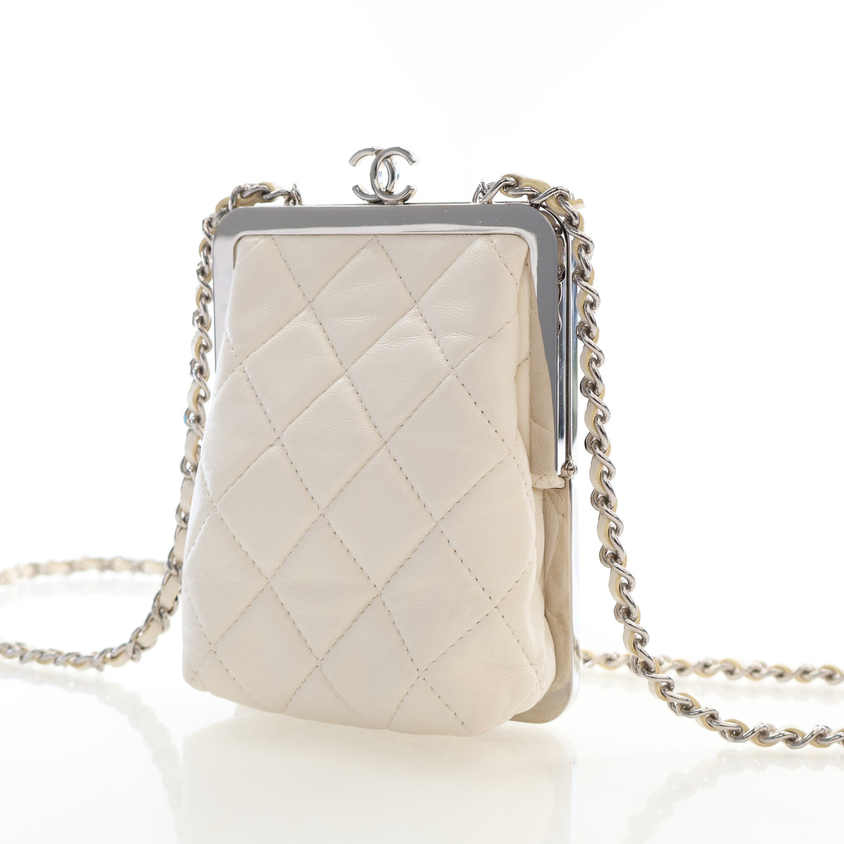 Chanel Small Crinkled Calfskin Acrylic CC Kiss-Lock Clutch With Chain, photo 3 of 17