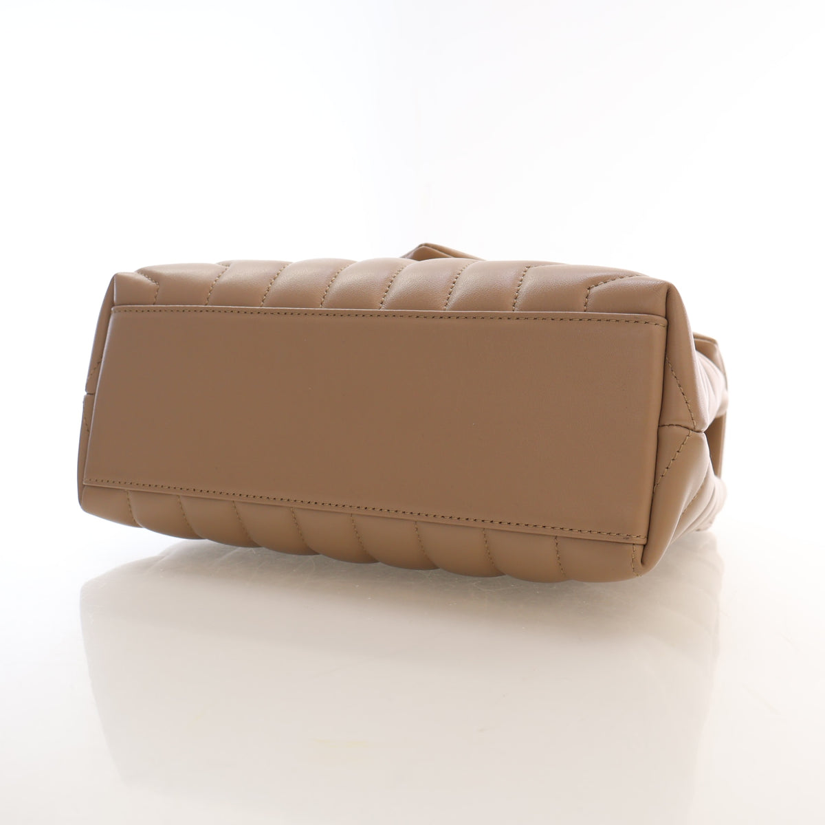 Pre-Owned Saint Laurent Loulou Small Calfskin, base and feet view, photo 7 of 15