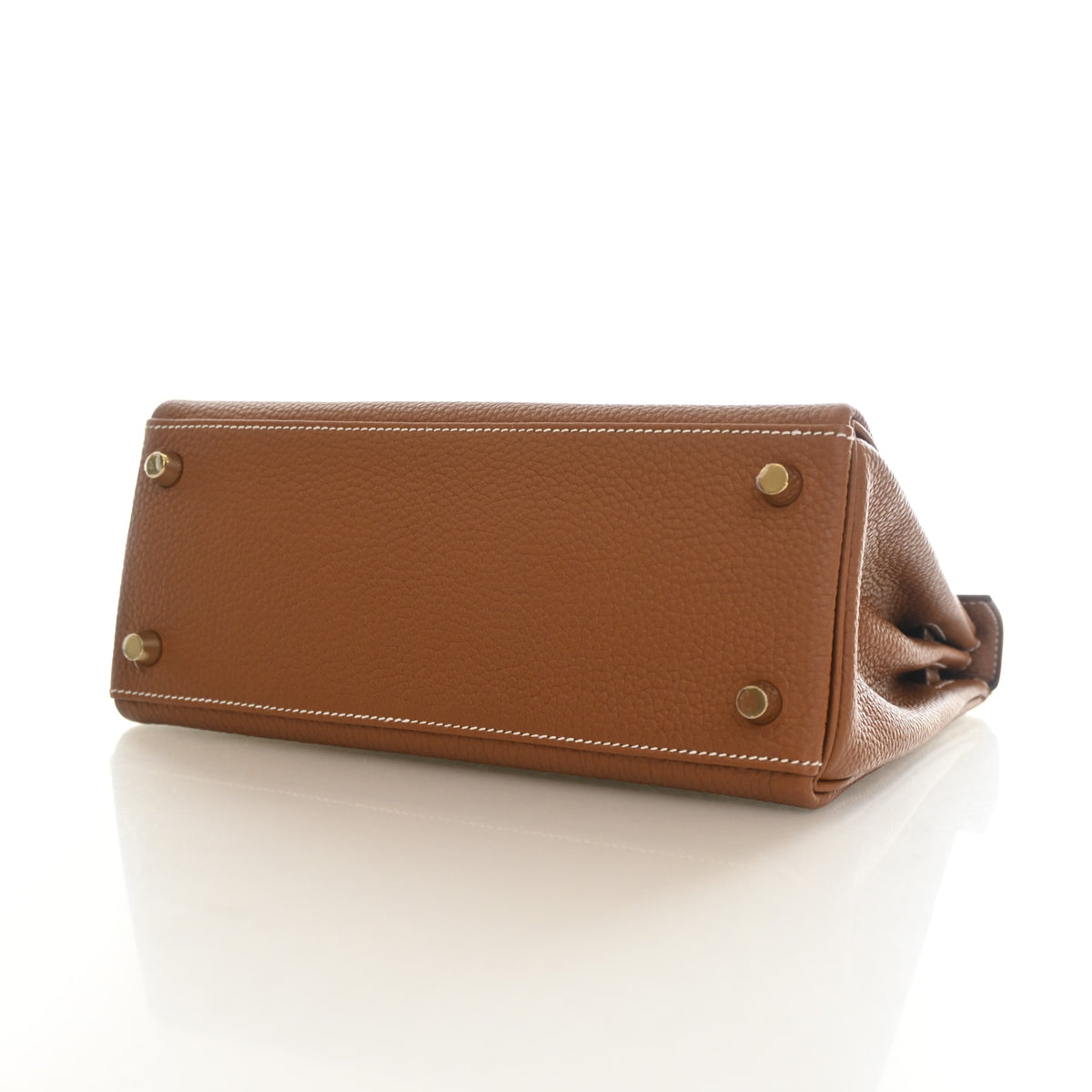 Pre-Owned Hermès Kelly 25 Gold Togo Leather, base and feet view, photo 7 of 13