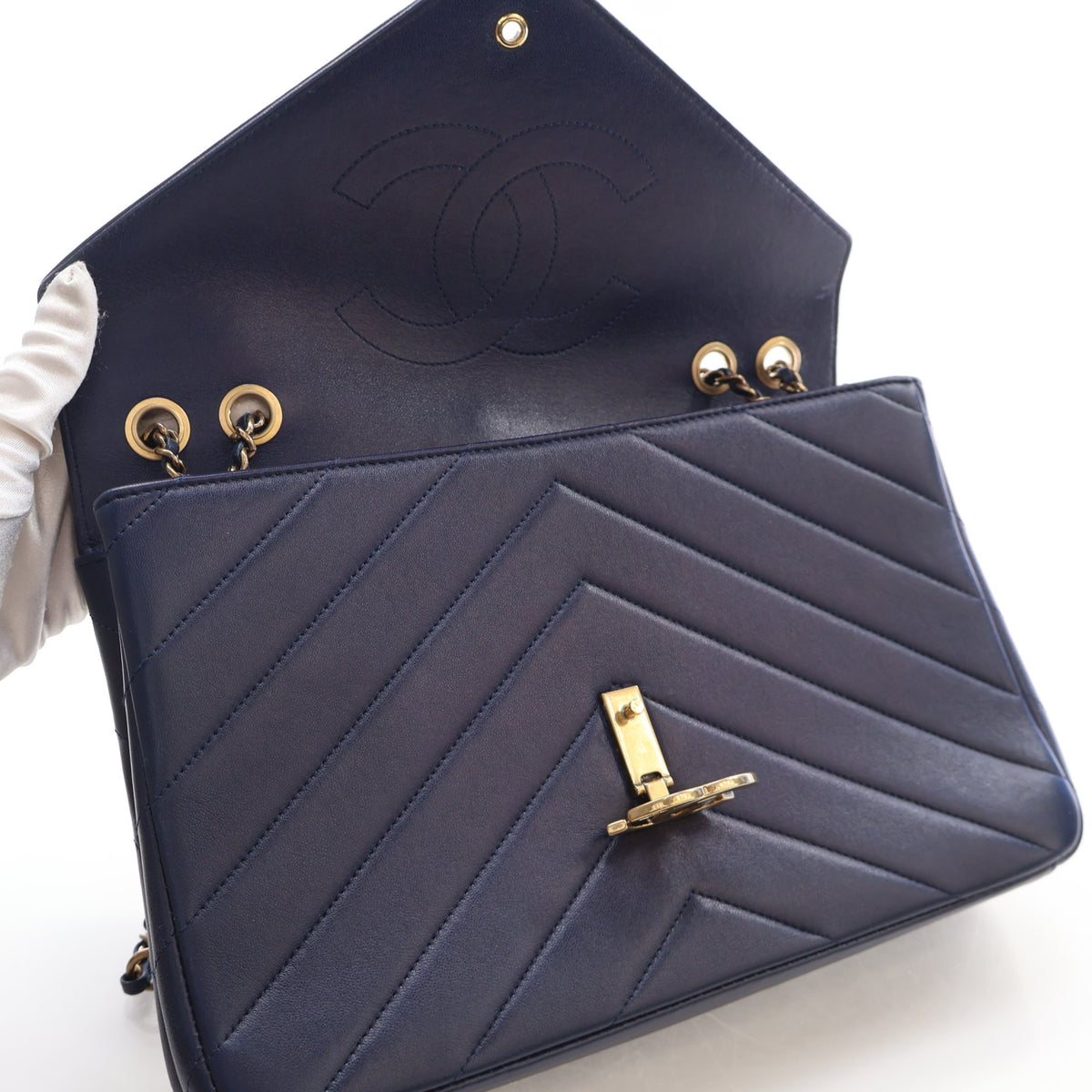 Pre-Owned Chanel Flap Bag Medium Lambskin Chevron Paris-seoul Envelope, open interior with lining