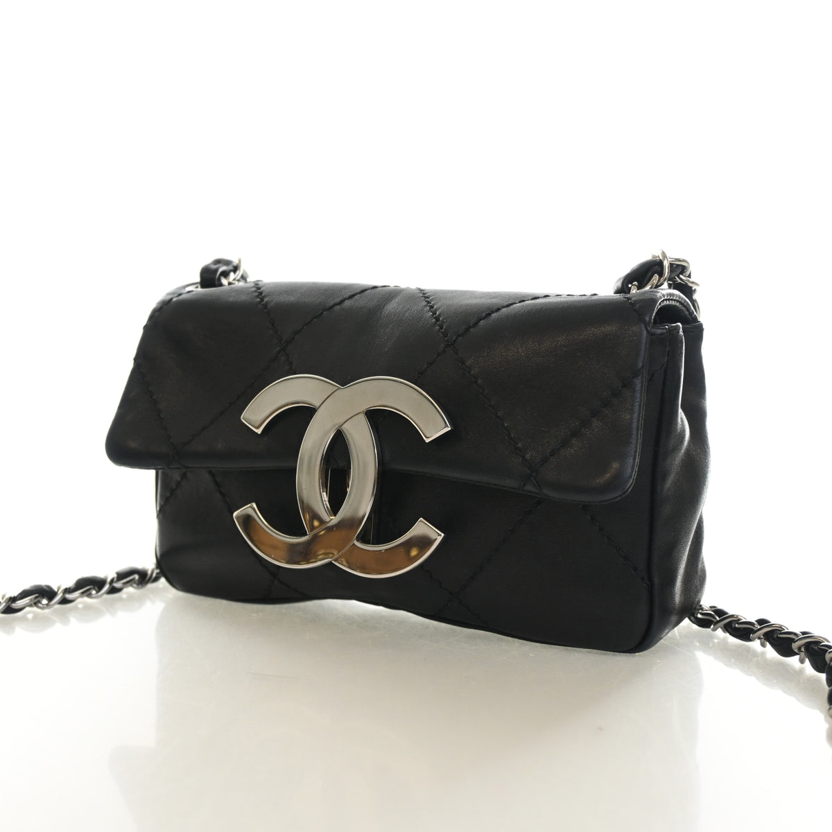 Vintage Chanel Flap Bag Calfskin Diamond Stitch CC, front view