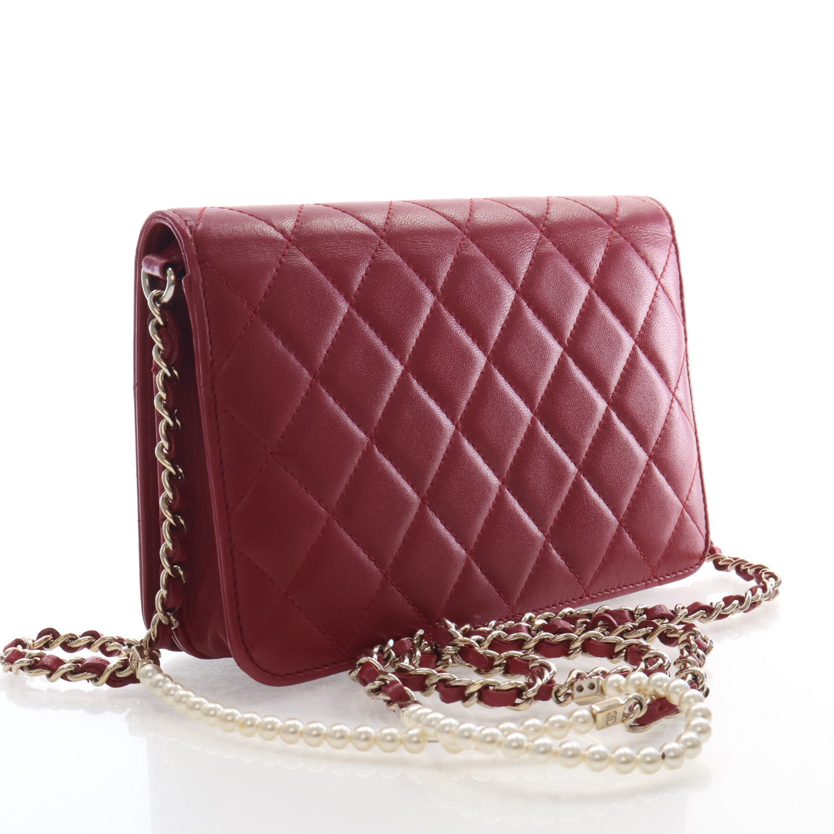 Pre-Owned Chanel Wallet On Chain Lambskin Pearl, three-quarter view, photo 11 of 18