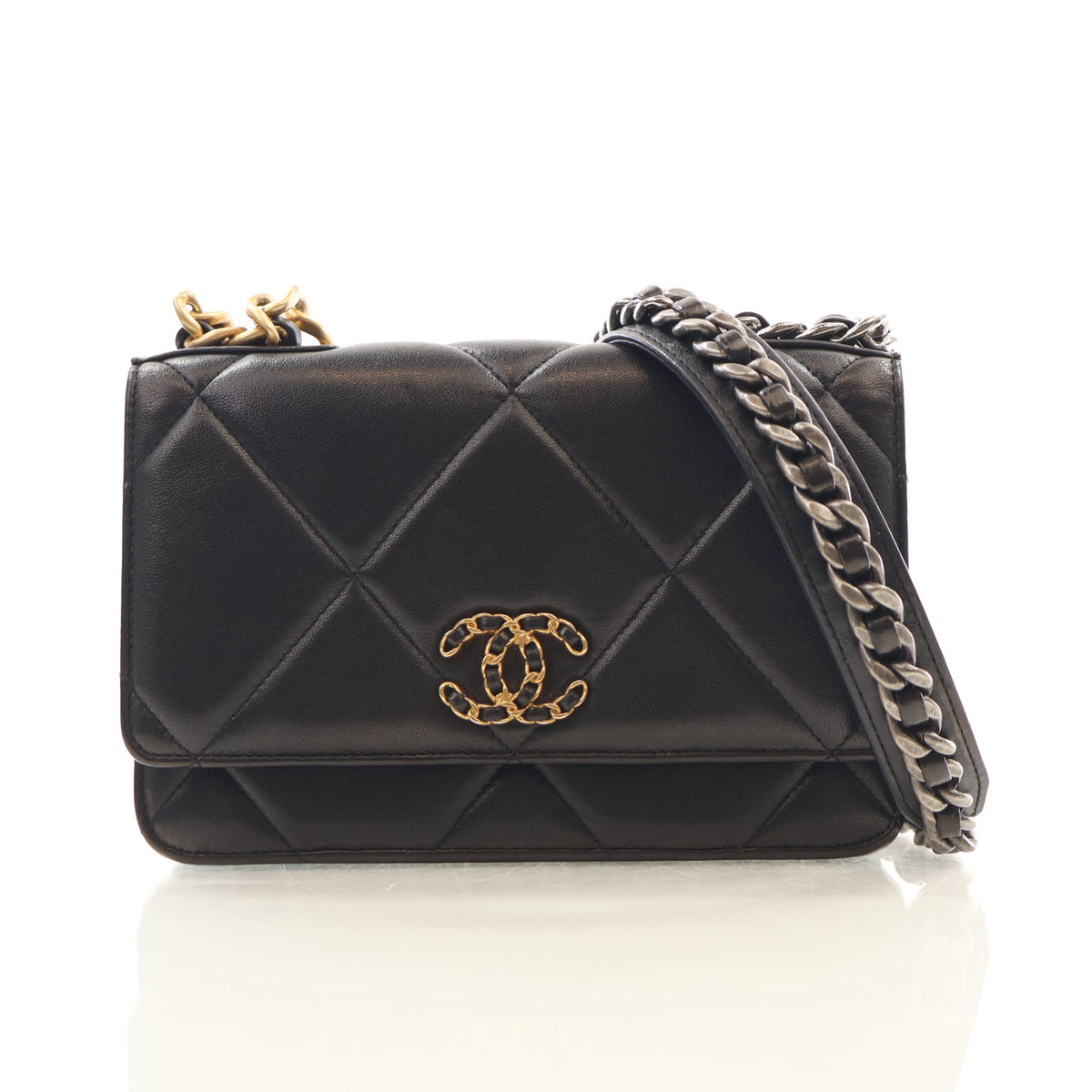 Chanel Lambskin Wallet On Chain (WOC), photo 1 of 17