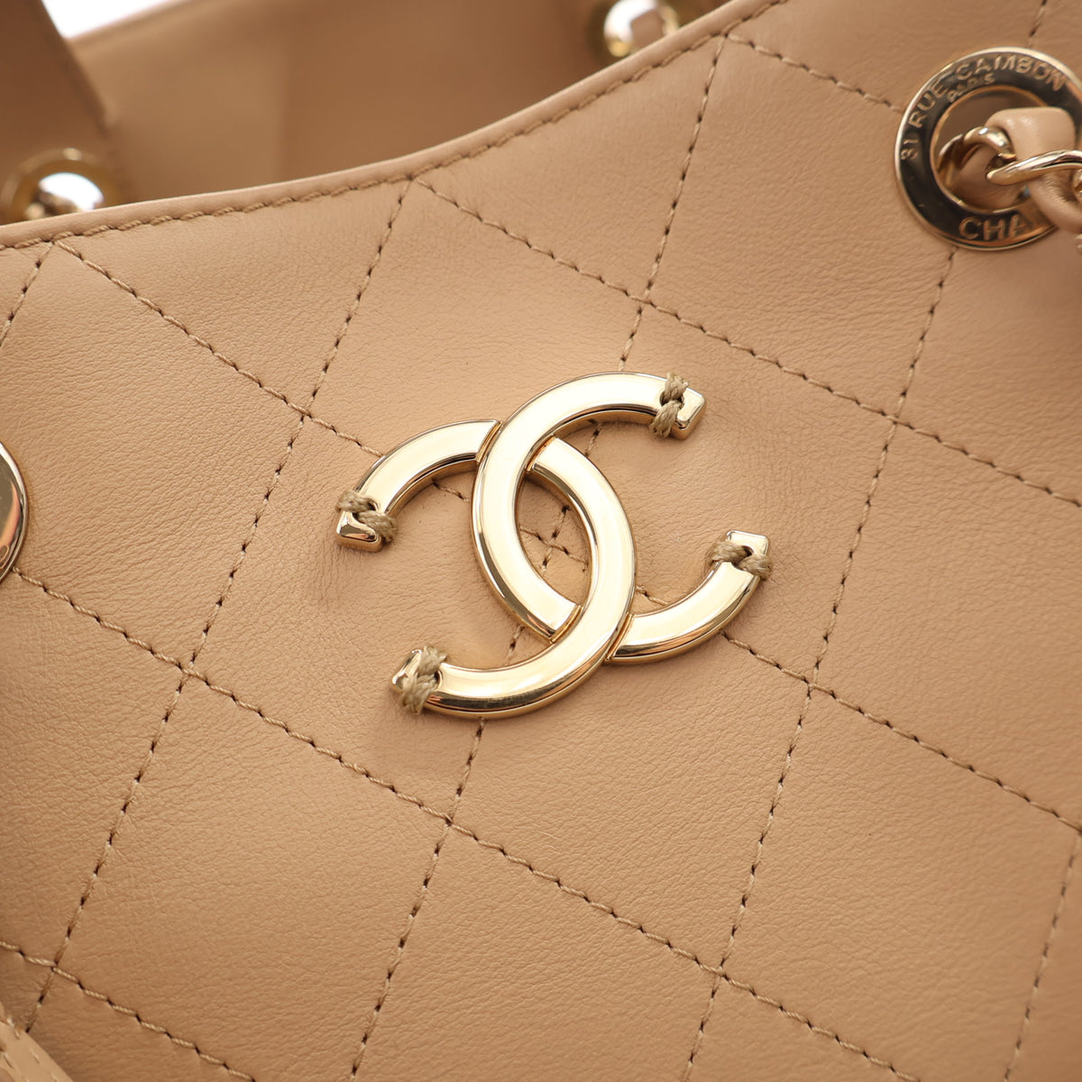 Pre-Owned Chanel Shopping Tote Large Calfskin Serial, gold embossed logo detail