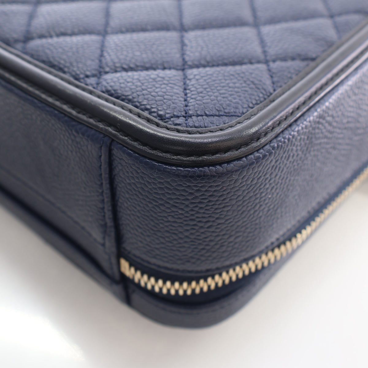 Chanel Medium Caviar CC Filigree Vanity Case, photo 13 of 16