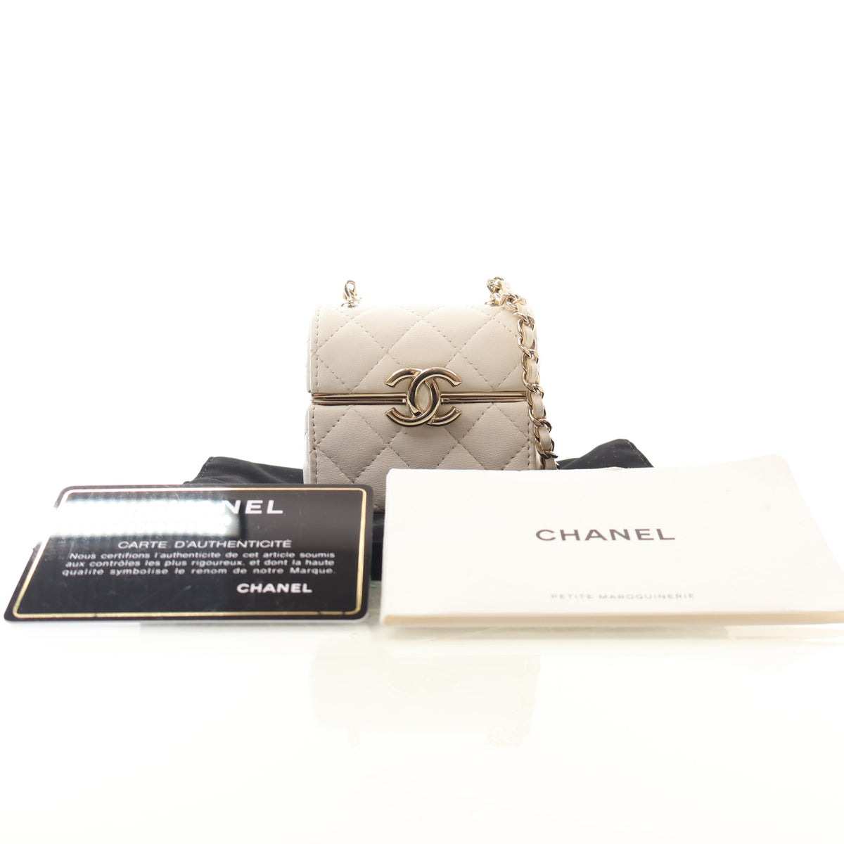 Chanel Lambskin Airpods Pro Case, photo 15 of 15