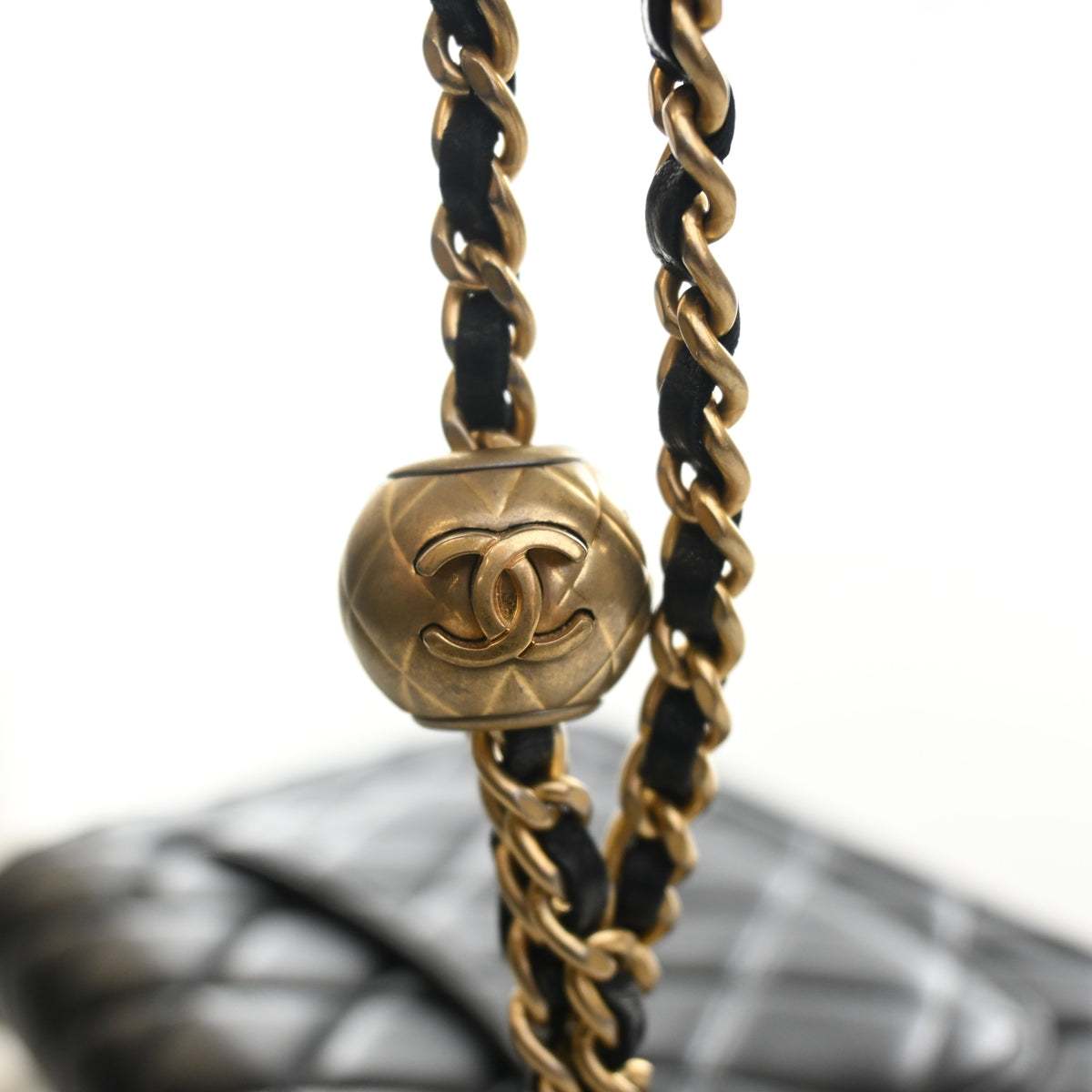 Chanel Lambskin Pearl Crush Wallet On Chain (WOC), photo 15 of 17