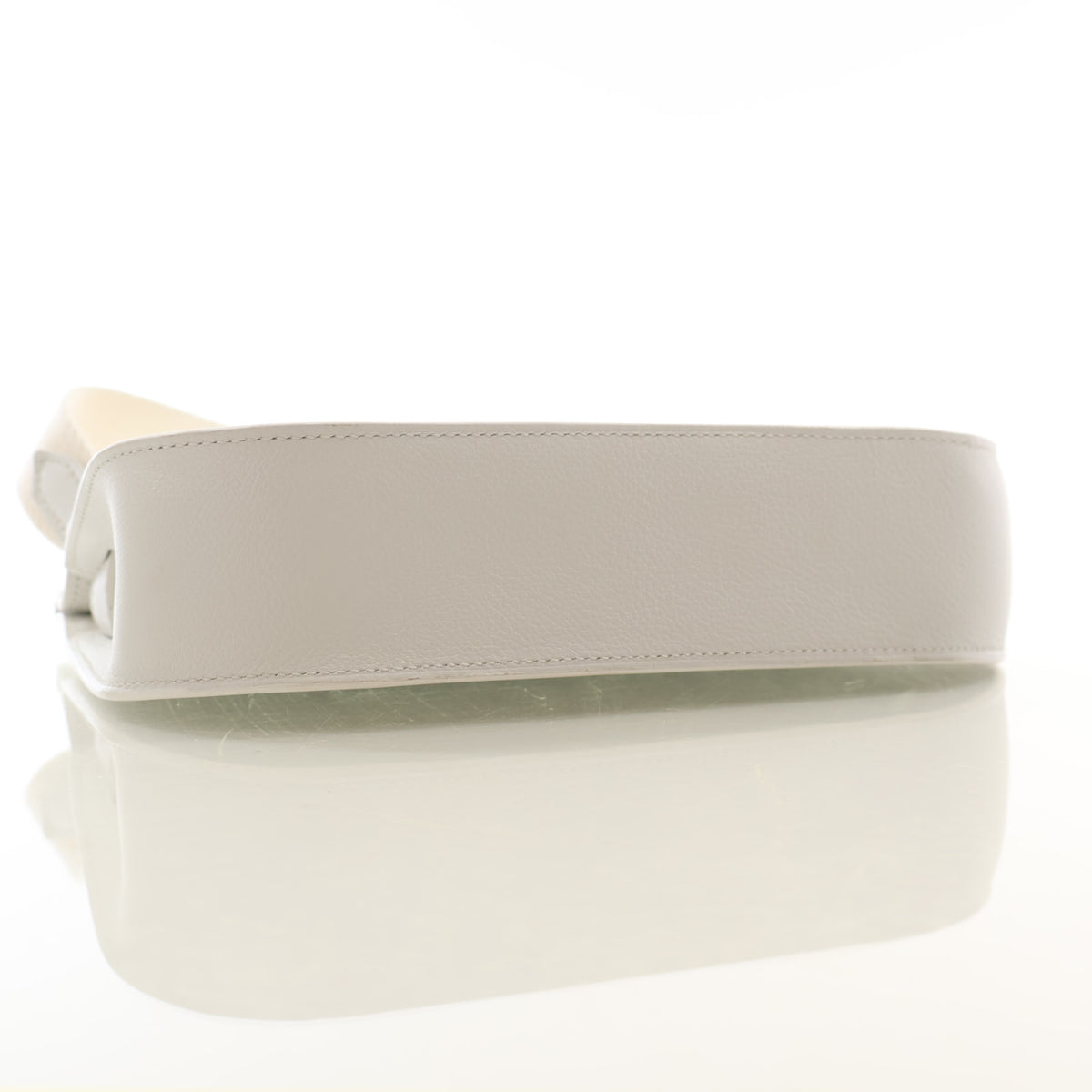Pre-Owned Hermès Mini Blanc Swift Leather Jypsiere, base and feet view