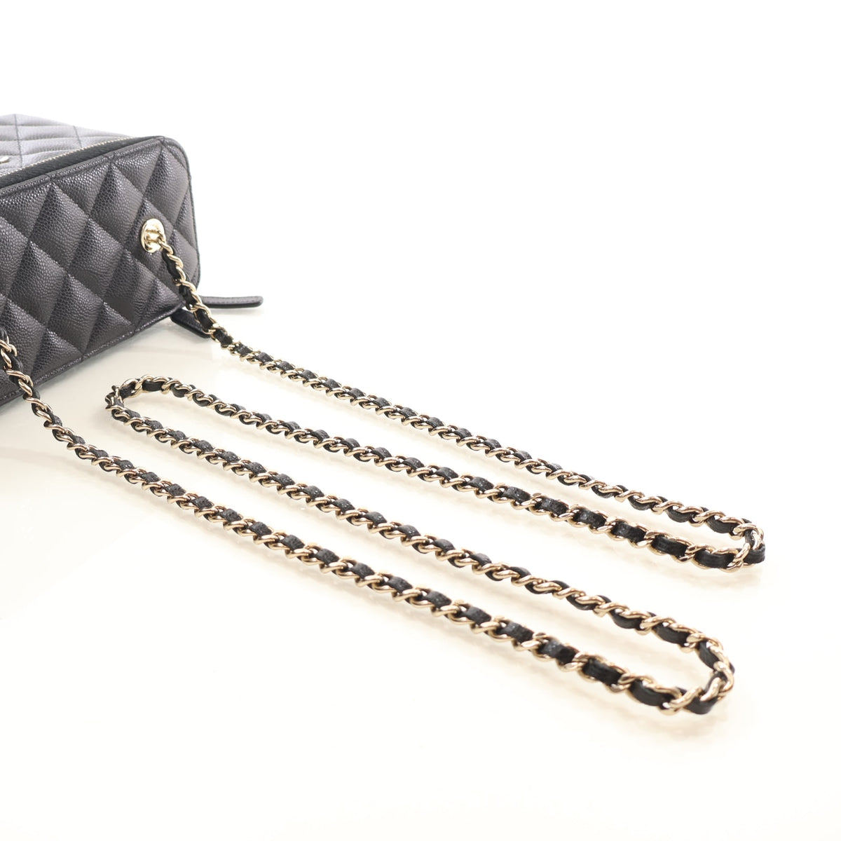 Chanel Small Caviar Classic Vanity Case, photo 10 of 17