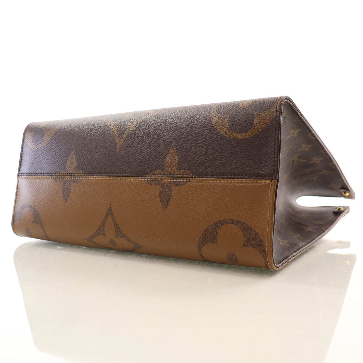 Louis Vuitton Reverse Giant Monogram OnTheGo MM, photo 6 of 15