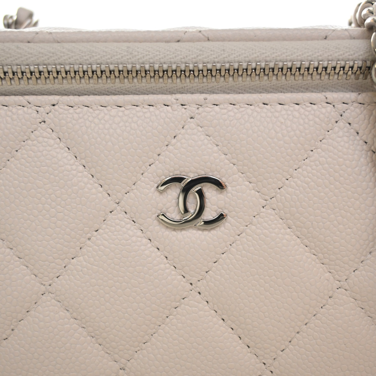 Chanel Small Caviar Classic Vanity Case, photo 4 of 15