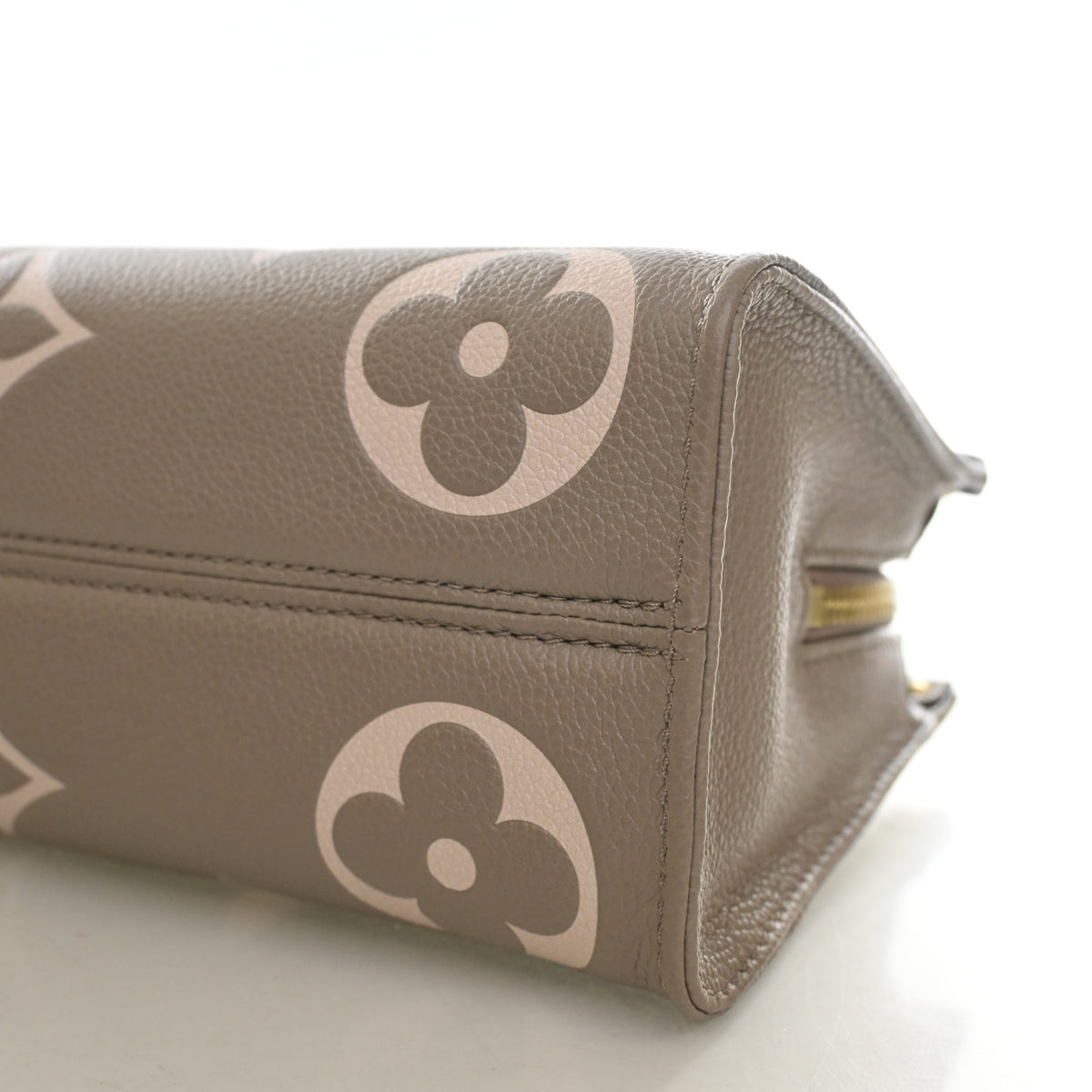 Louis Vuitton Monogram Empreinte Giant OnTheGo East-West, photo 7 of 13