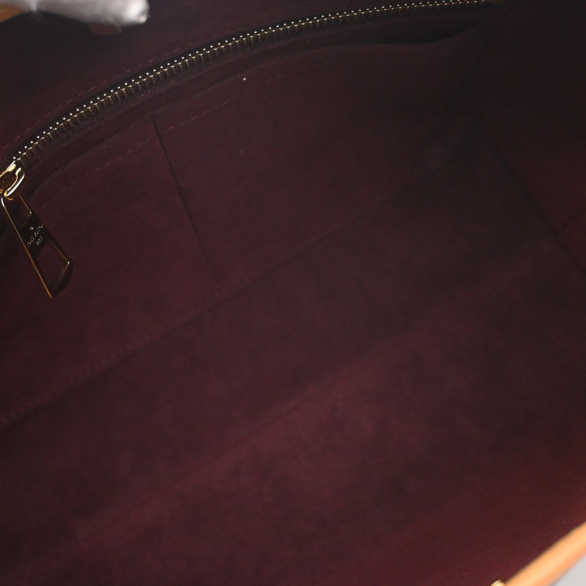 Pre-Owned Louis Vuitton Carryall PM Monogram, open interior