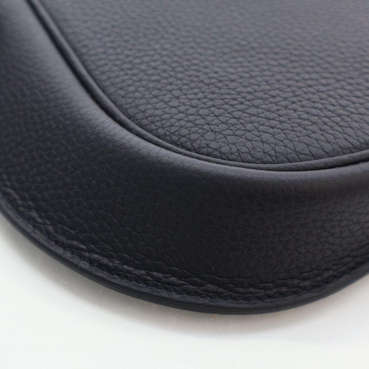 Hermes Noir Togo Perspective Cavaliere 21, photo 6 of 17