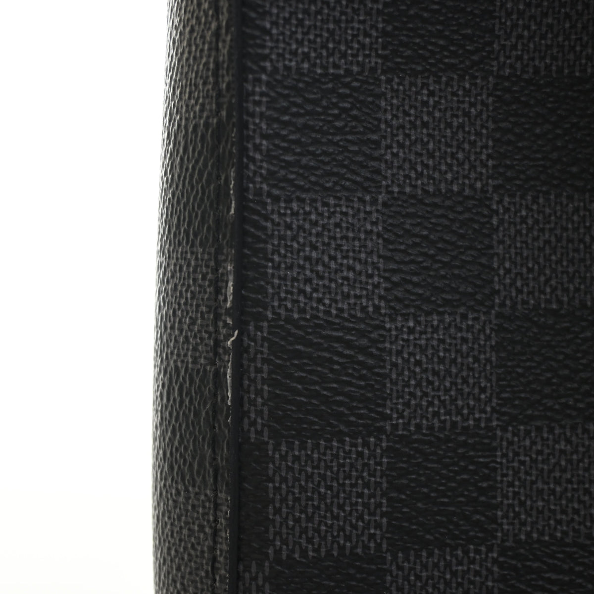Pre-Owned Louis Vuitton PM Damier Graphite Avenue Sling Bag, corner and edge detail, photo 14 of 16