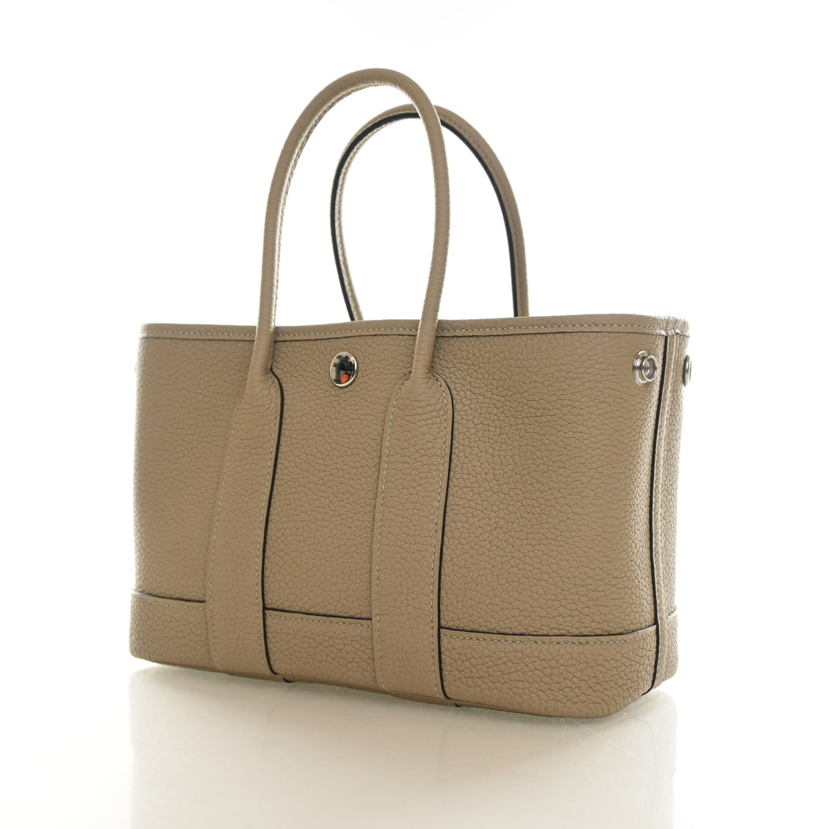 Pre-Owned Hermès 23 Trench Negonda Neo Garden Party, three-quarter view
