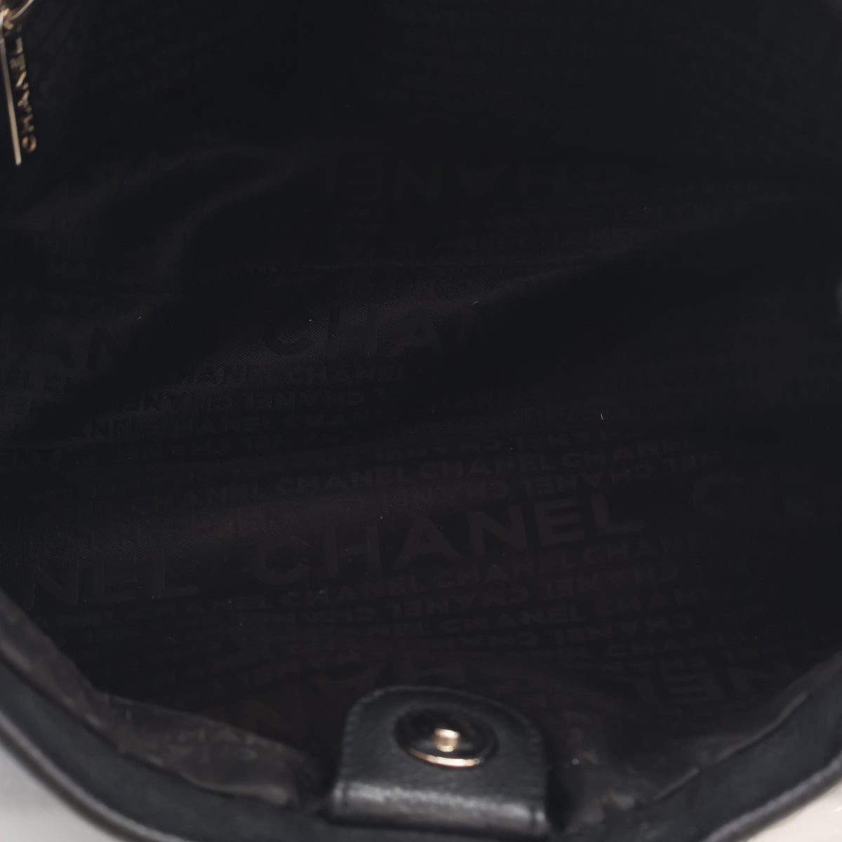 Pre-Owned Chanel Tote Woven Caviar Leather CC Charm, open interior with lining
