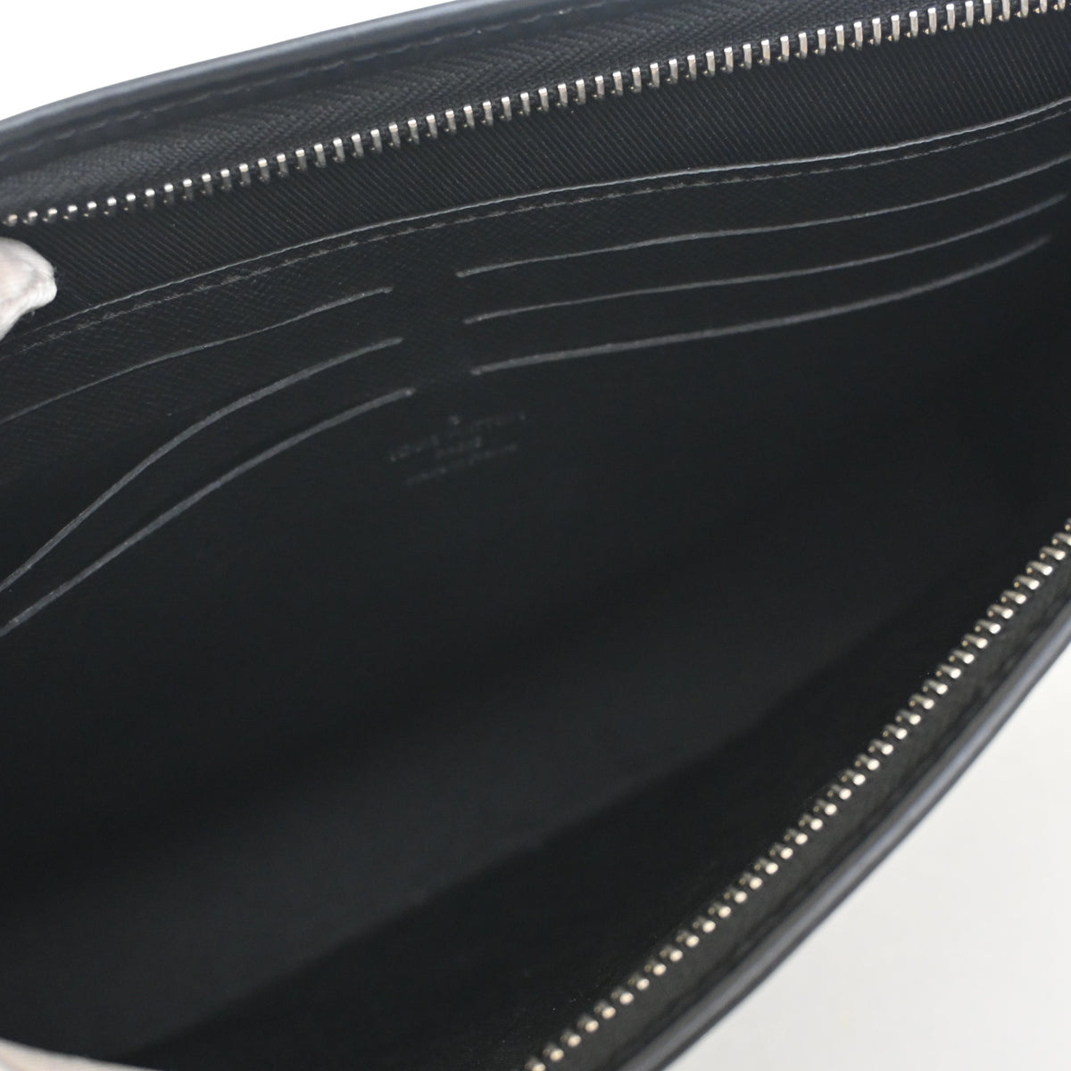 Louis Vuitton Damier Graphite Pochette Voyage, photo 10 of 11