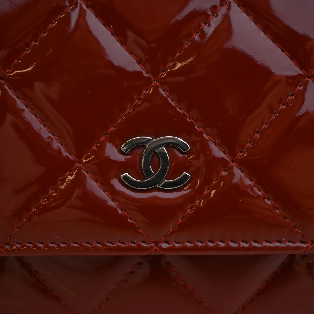 Pre-Owned Chanel Wallet On Chain Patent Leather Classic WOC, logo detail