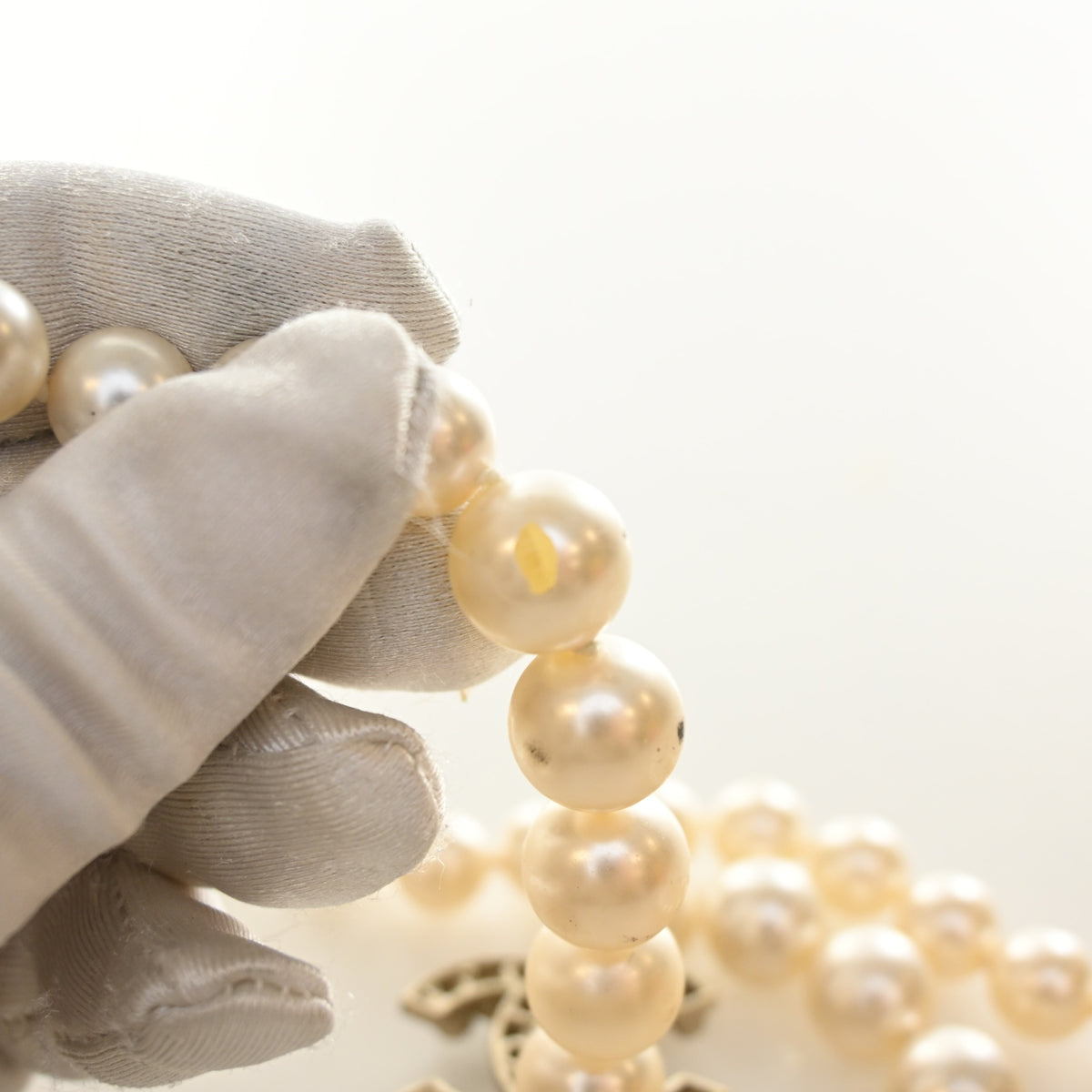 Chanel CC Long Pearl Necklace, photo 4 of 10