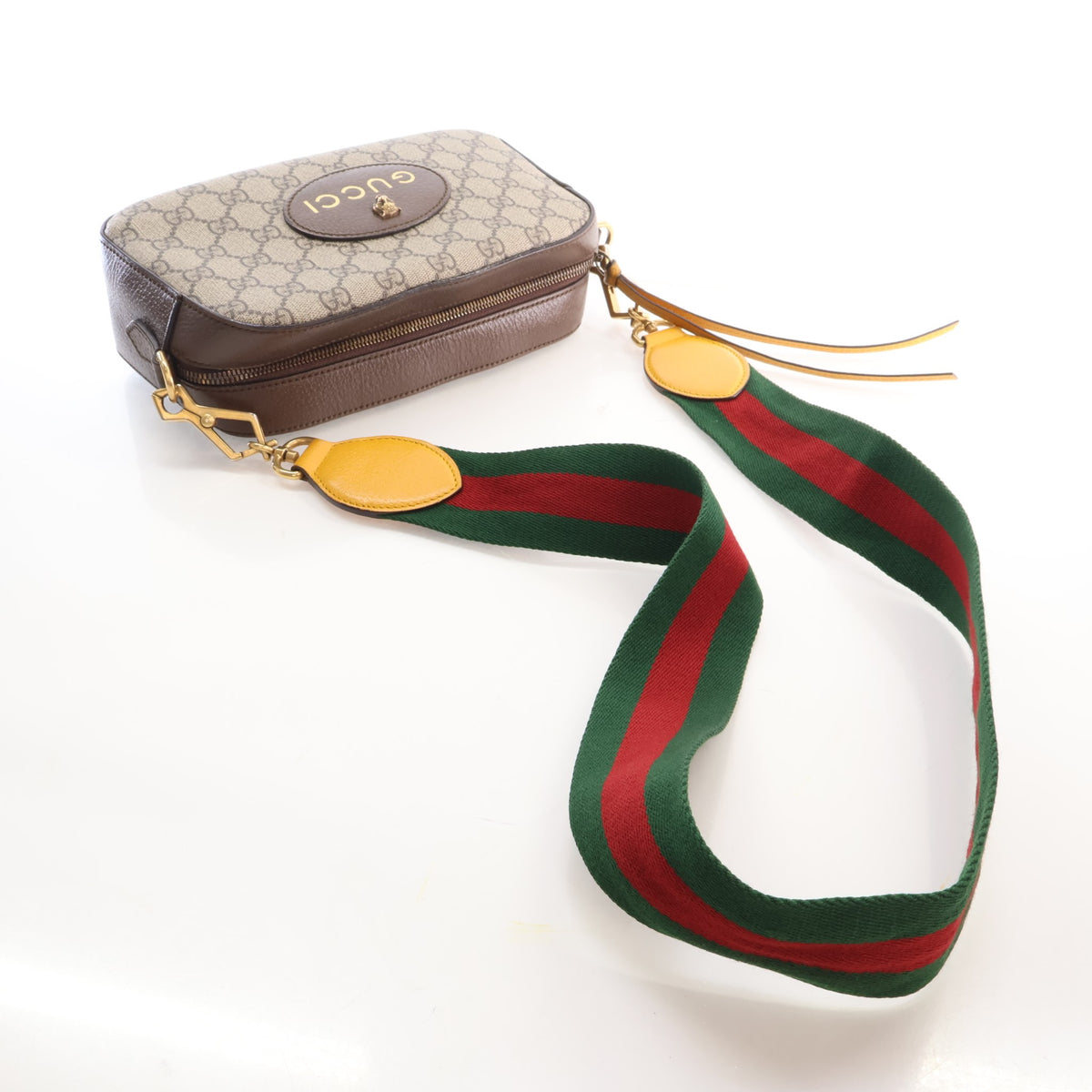 Pre-Owned Gucci Camera Bag GG Supreme Tiger, side profile