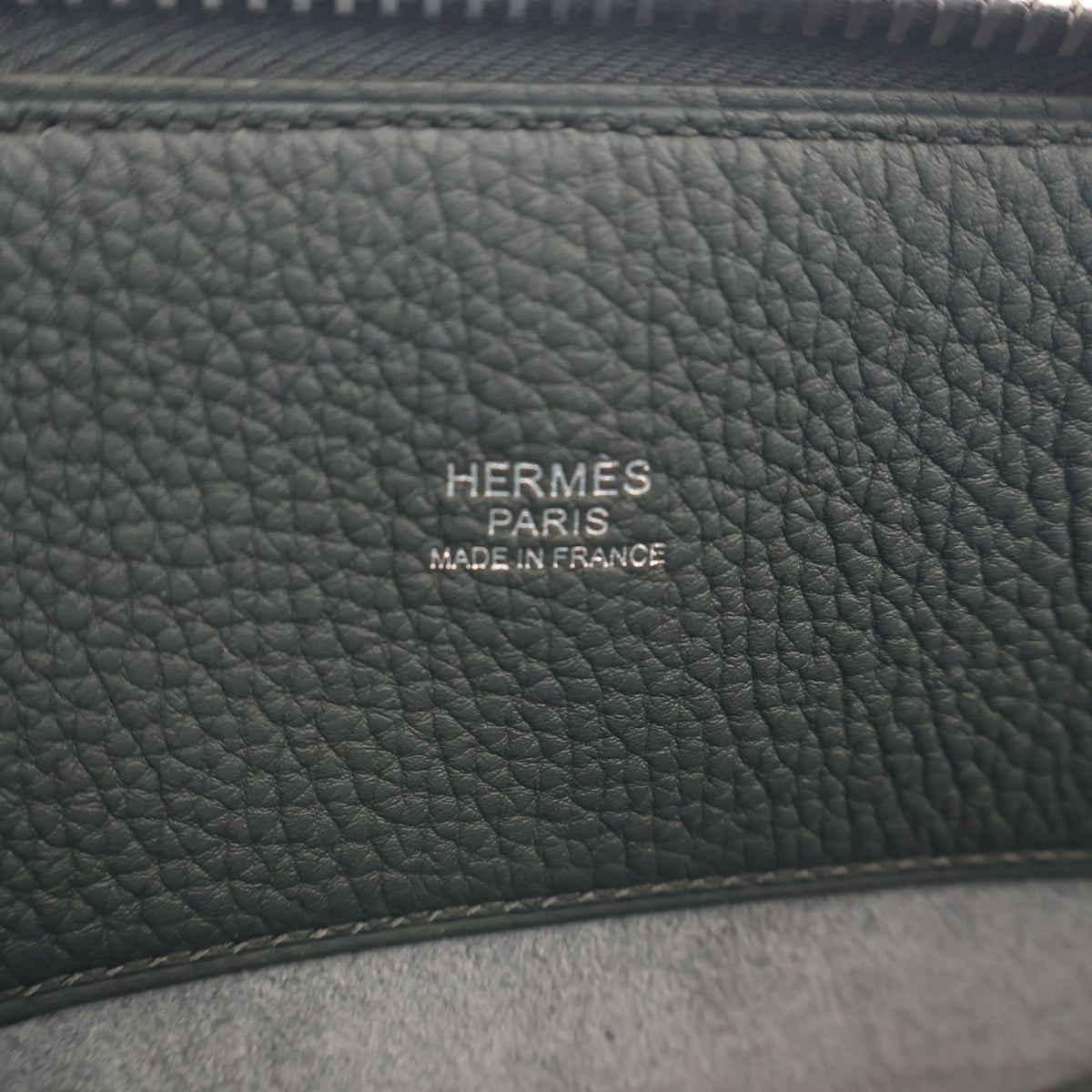 Pre-Owned Hermès Bolide Vert Mangrove Togo Leather Messenger Bag, logo detail