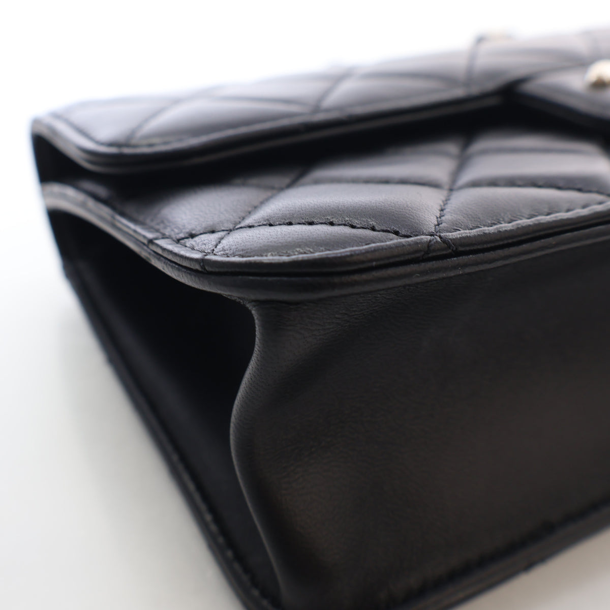 Chanel Medium Lambskin Classic Flap Shoulder Bag, photo 6 of 17