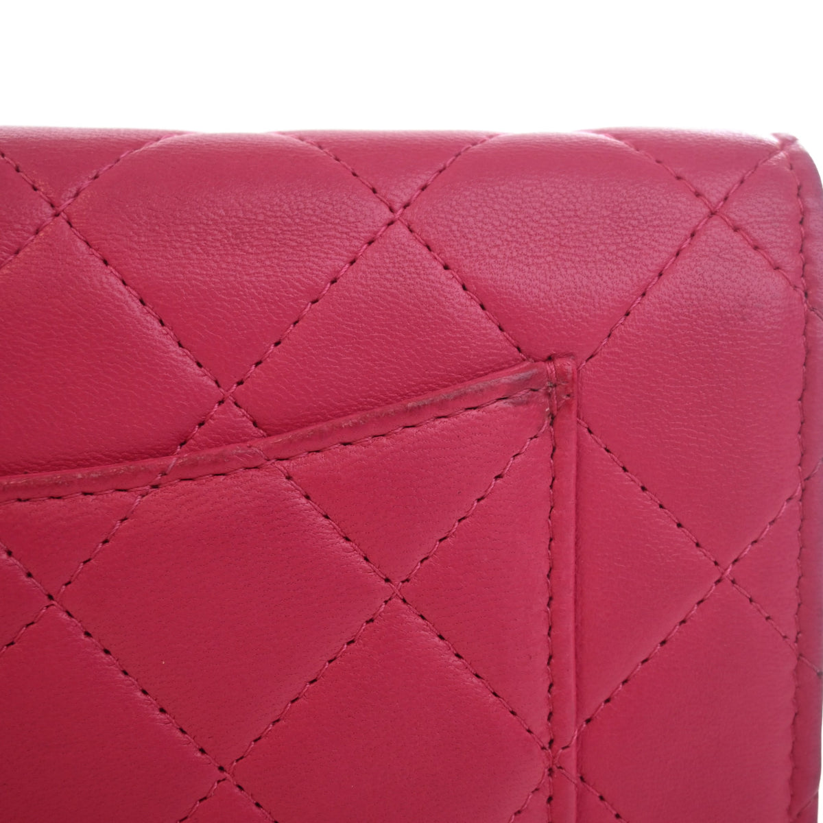 Pre-Owned Chanel Wallet On Chain Lambskin Classic WOC, corner and edge detail, photo 13 of 25