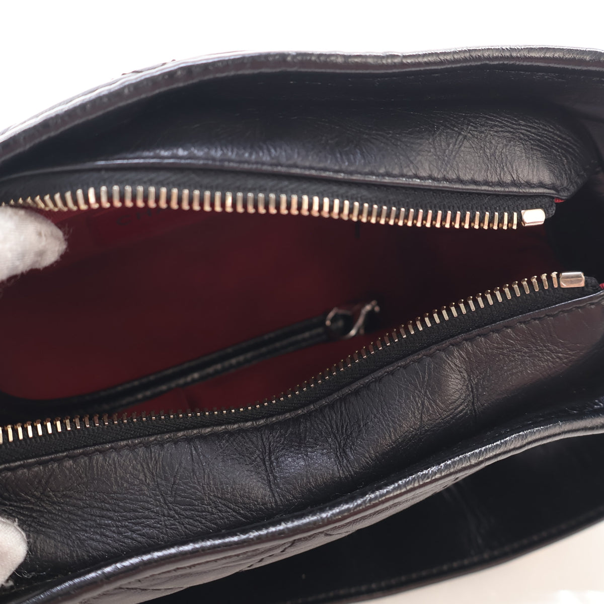 Pre-Owned Chanel Hobo Small Calfskin Gabrielle, open interior with lining