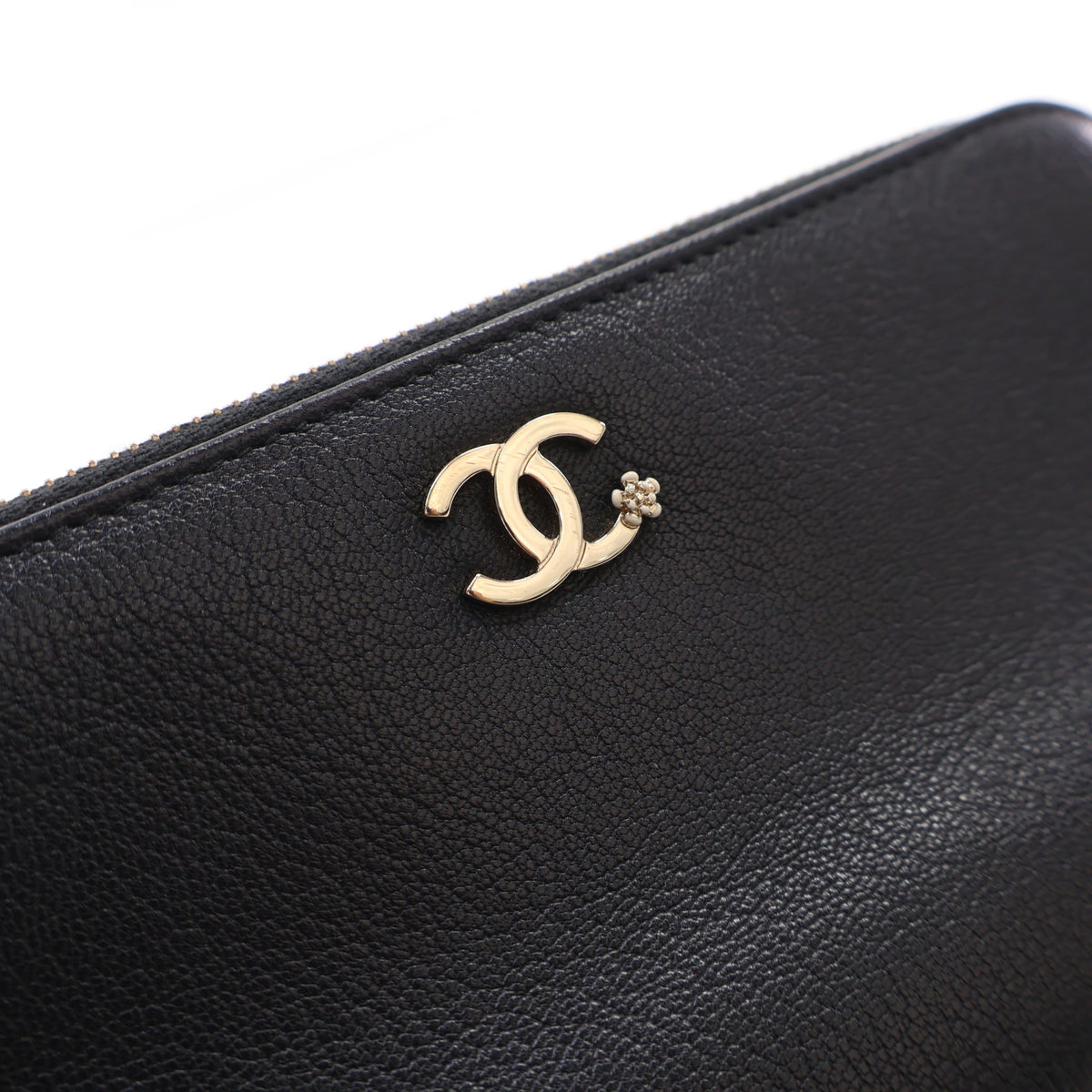 Pre-Owned Chanel Wallet On Chain Calfskin Double Zip WOC, gold embossed logo detail