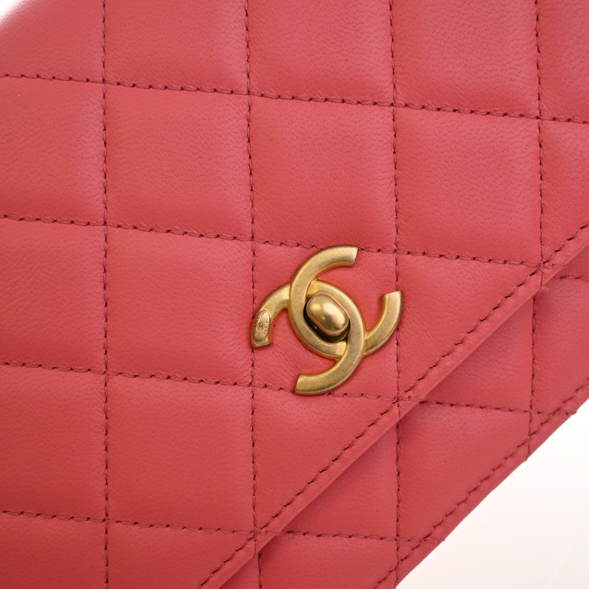 Chanel Lambskin Pearl Crush Wallet On Chain (WOC), photo 4 of 17