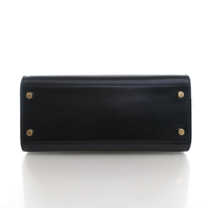 Vintage Hermès Kelly Sport MM Noir Box Calf, base and feet view, photo 9 of 20