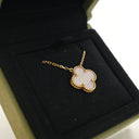 Van Cleef & Arpels Moth...