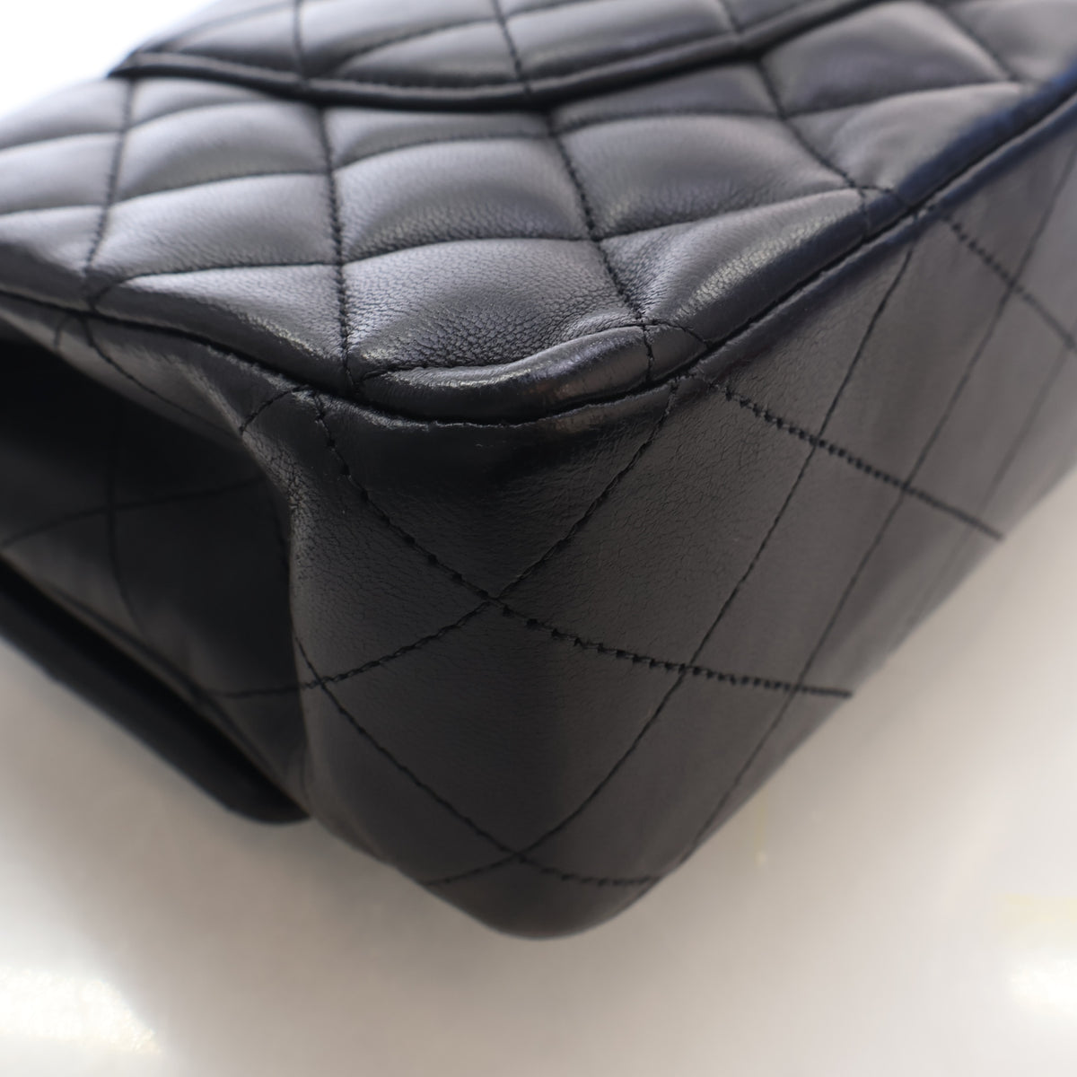 Pre-Owned Chanel Classic Double Flap Medium Lambskin Bag, corner detail, photo 12 of 18