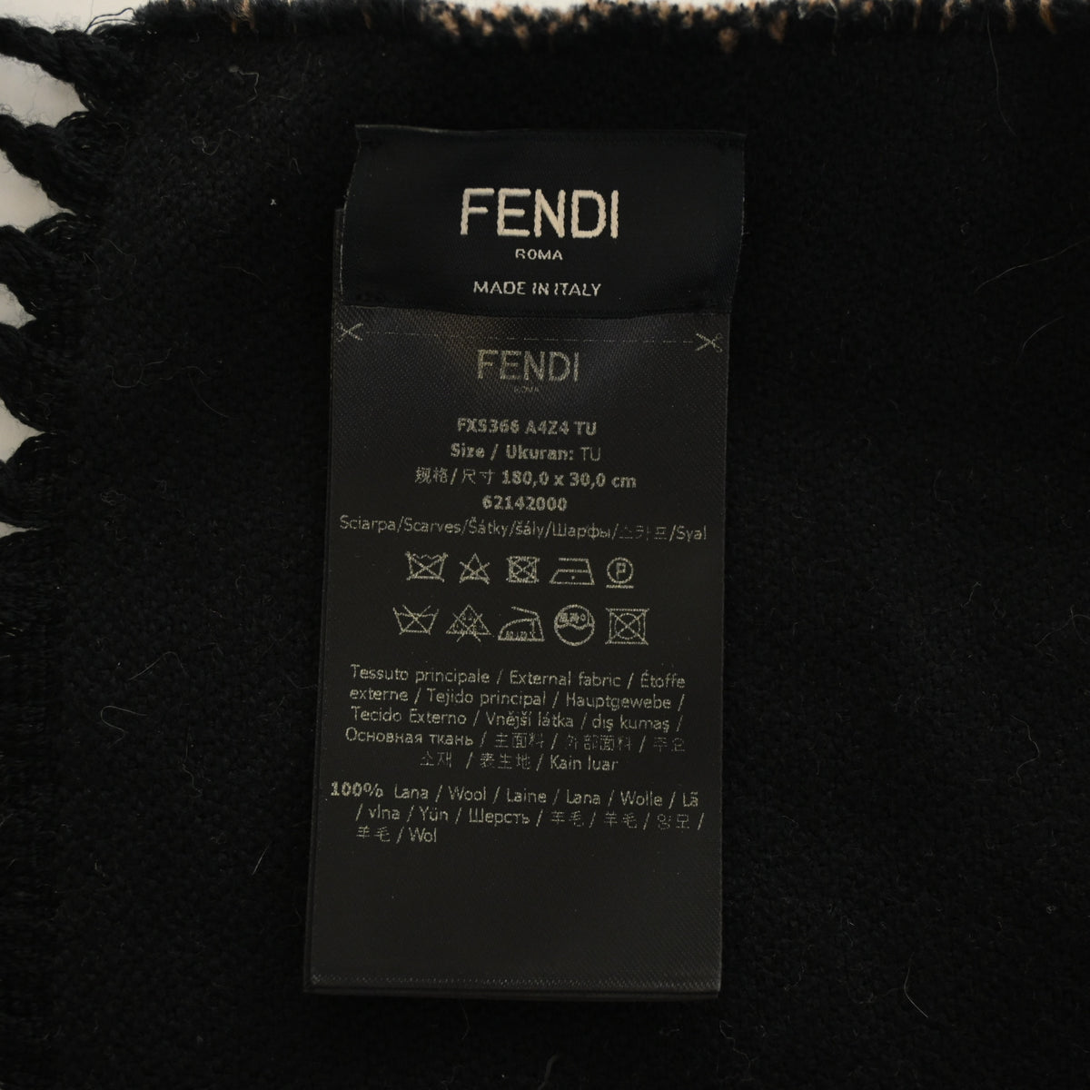 Pre-Owned Fendi Scarf Knit FF, interior label and date code