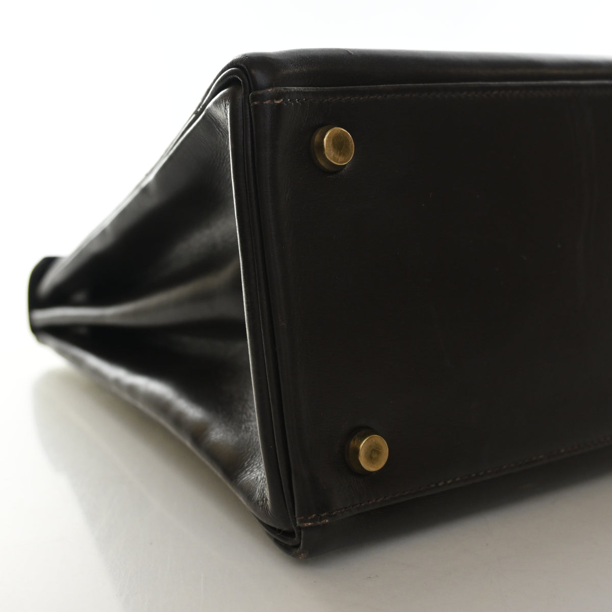 Vintage Hermès Kelly 32 Chocolat Box Calf, base view
