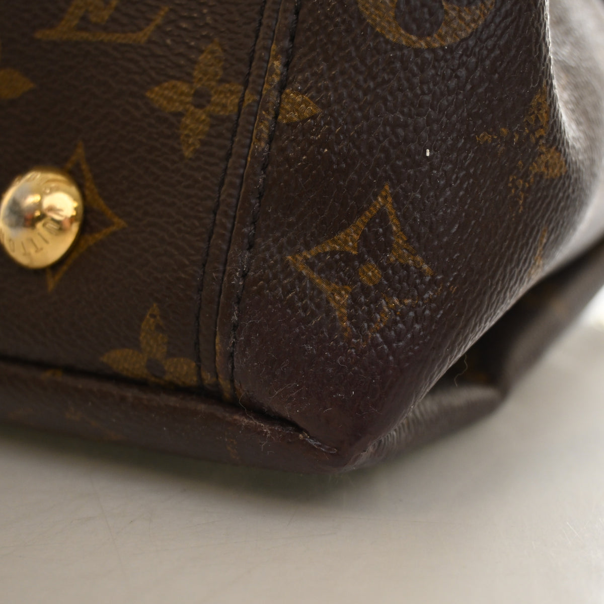Pre-Owned Louis Vuitton MM Monogram Pallas, corner and edge detail, photo 19 of 23