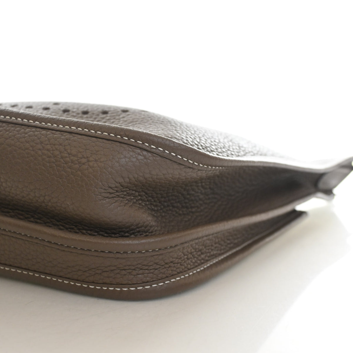 Pre-Owned Hermès Evelyne 29 Etoupe Clemence Leather III, side profile, photo 7 of 13