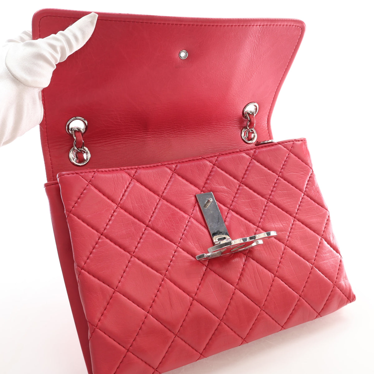 Pre-Owned Chanel Flap Bag Medium Calfskin Hampton CC, open interior with lining