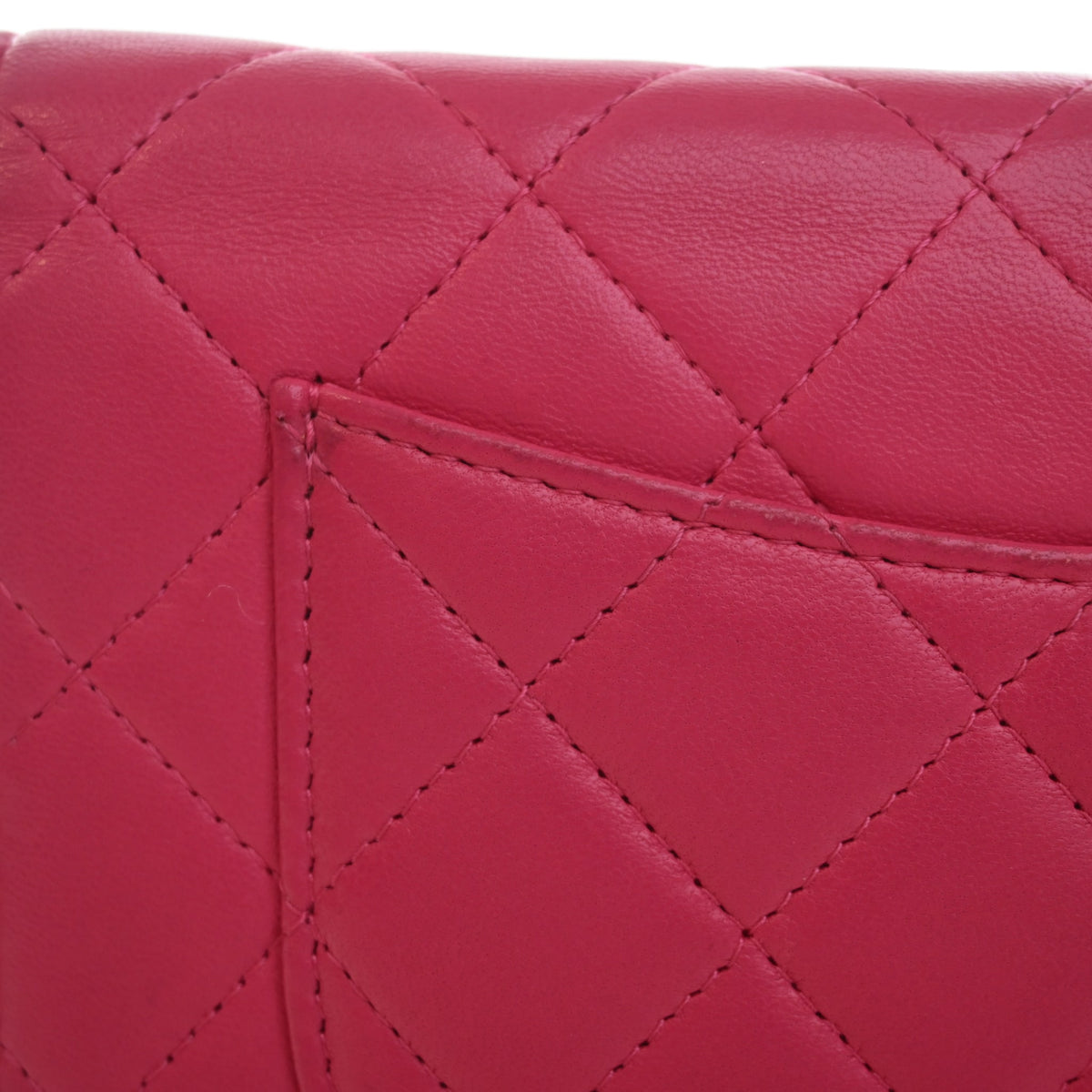 Pre-Owned Chanel Wallet On Chain Lambskin Classic WOC, corner and edge detail, photo 14 of 25