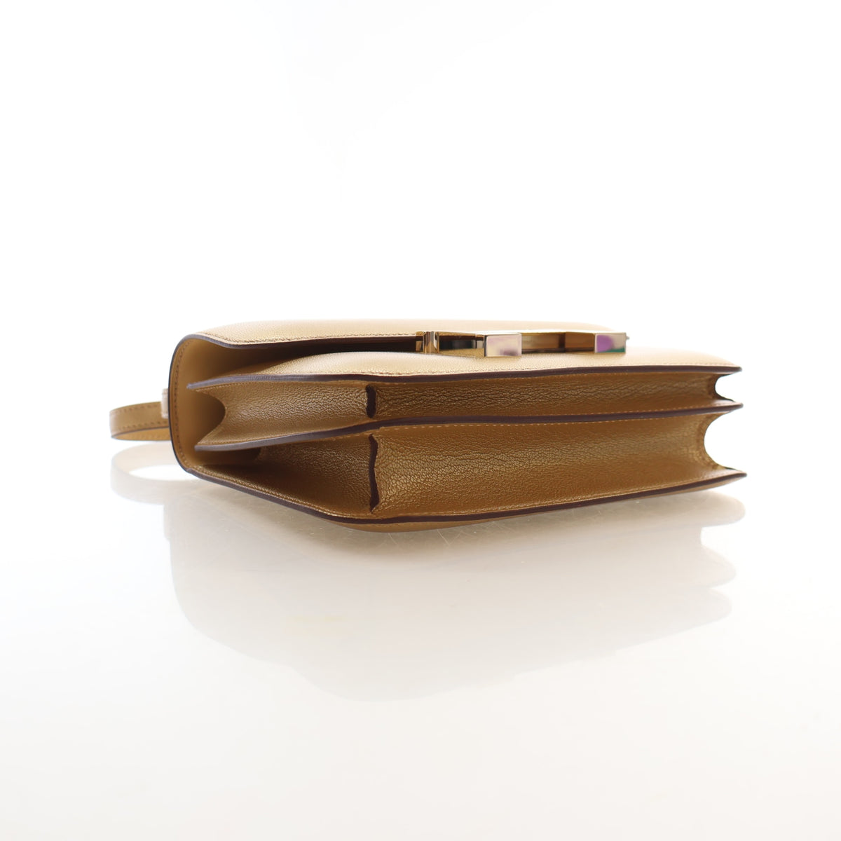 Pre-Owned Hermès Constance 18 Dore Chevre Leather Chamkilight, side profile